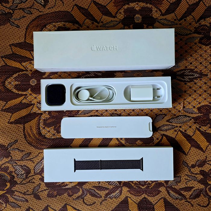 Продам смарт часы Apple
