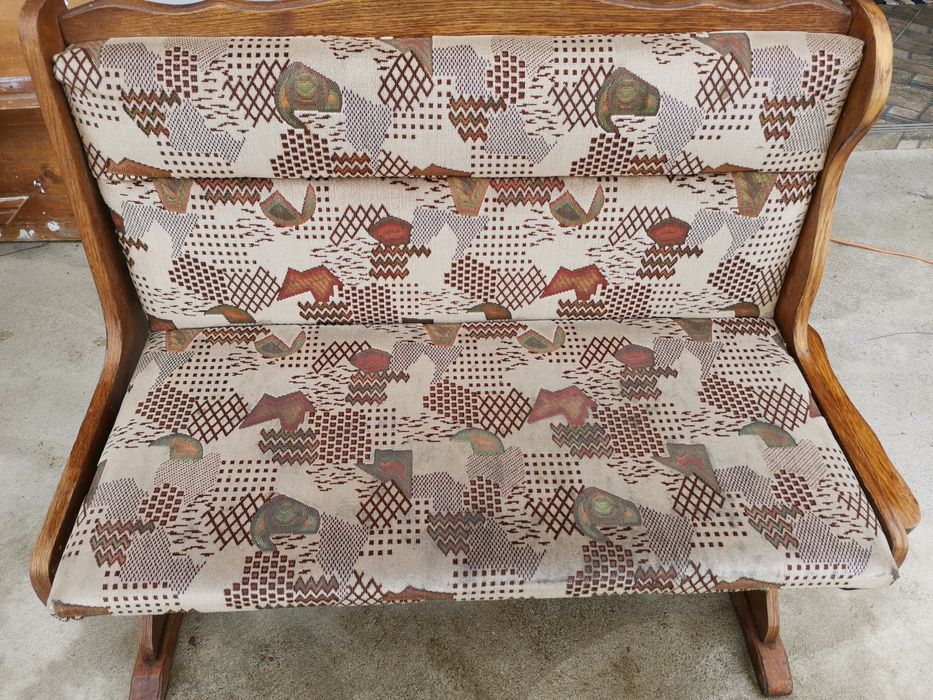 **Curățare profesională canapele și tapițerii – la domiciliu**