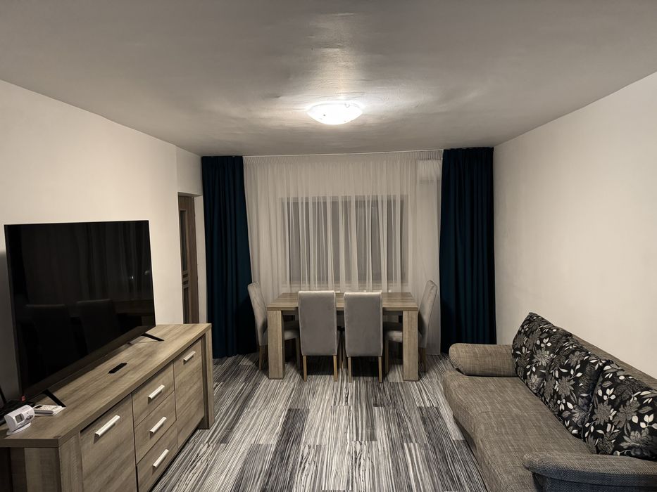 Inchiriez apartament cu 2 camere  incepand cu 1 august in zona  Tic tac pe termen lung.