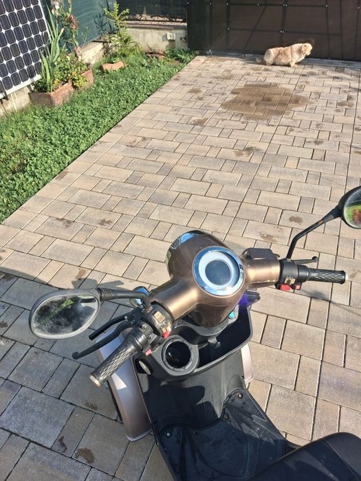 Scuter electric cu 4 roti/ scuter persoane cu dizabilități