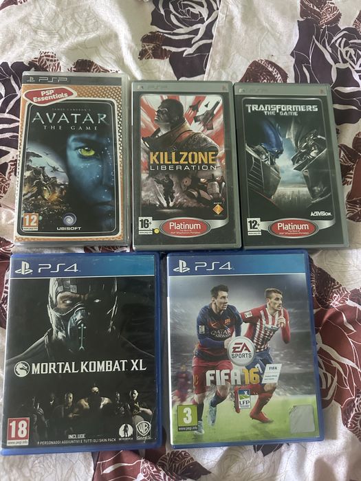 Vand jocuri PS4 si PSP
