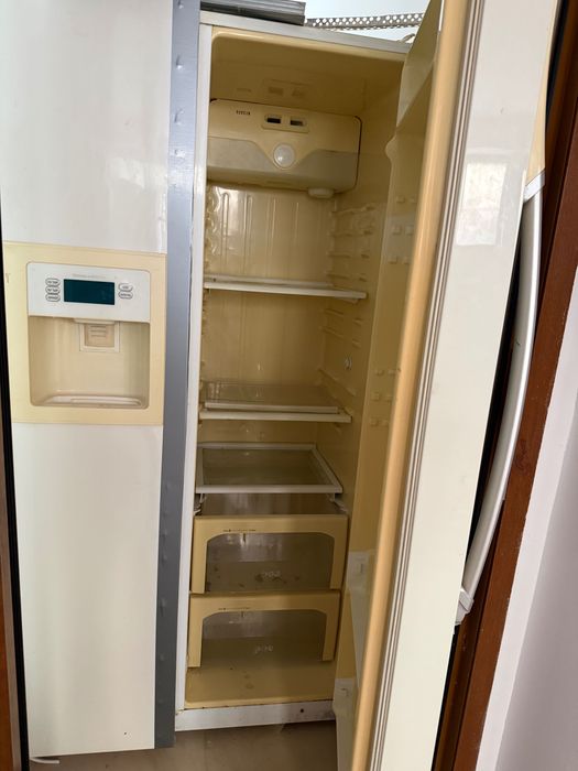 Frigider LG side by side