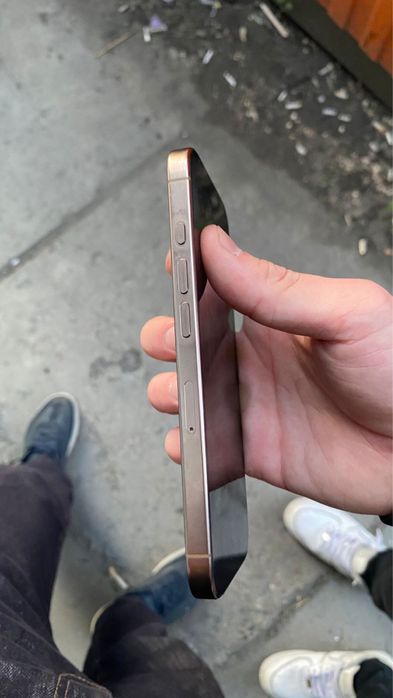 iPhone 16pro с гарантей