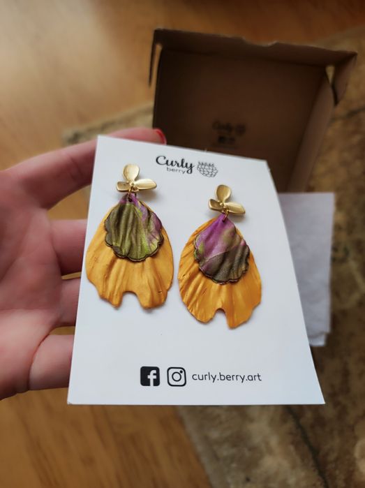 Curly berry, ръчно изработени обеци