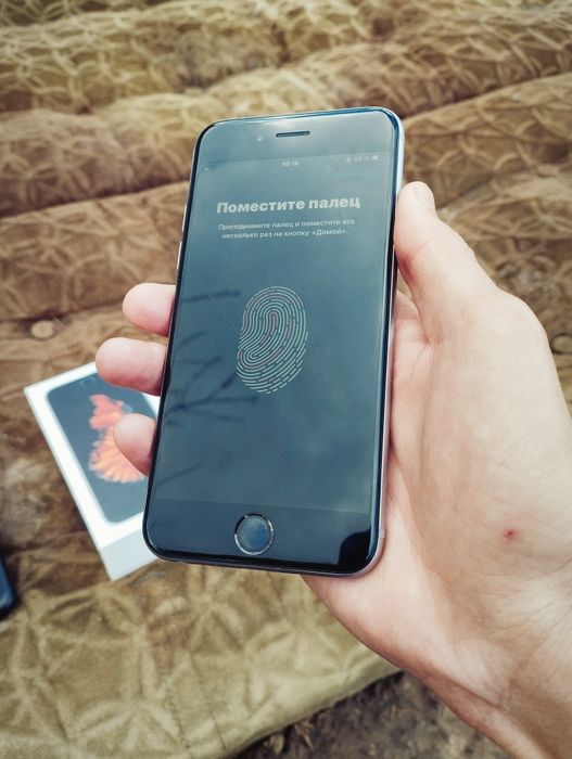 Продам Айфон 6s 32GB