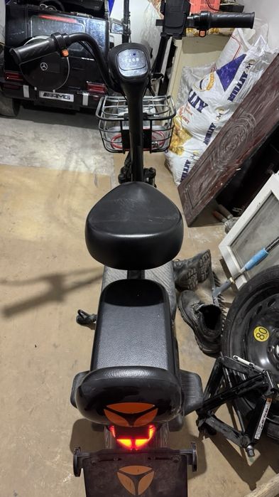 Skuter sotiladi yadea