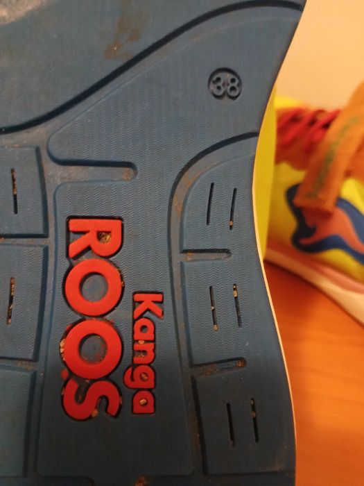 Vand adidasi KangoRoos, marime 38, pret 70 lei