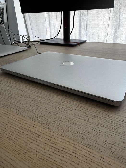 MacBook Pro 13” Retina (2015) – i5 / 8GB / SSD – с оригинално зарядно