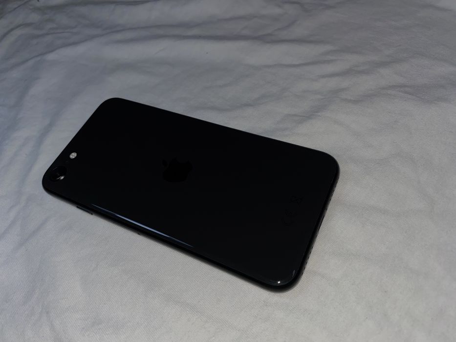 Продажа айфона  SE 2020