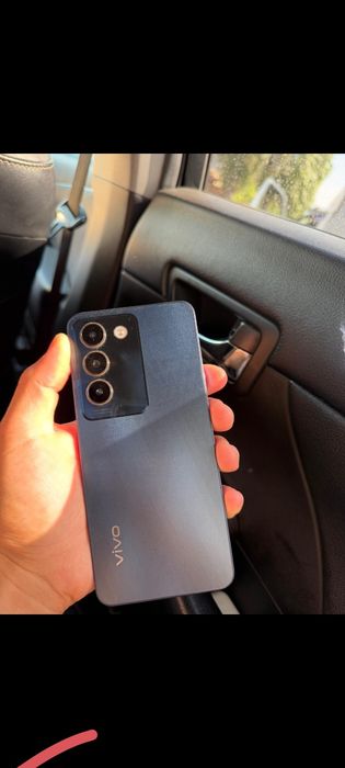 Vivo Y100 телефон