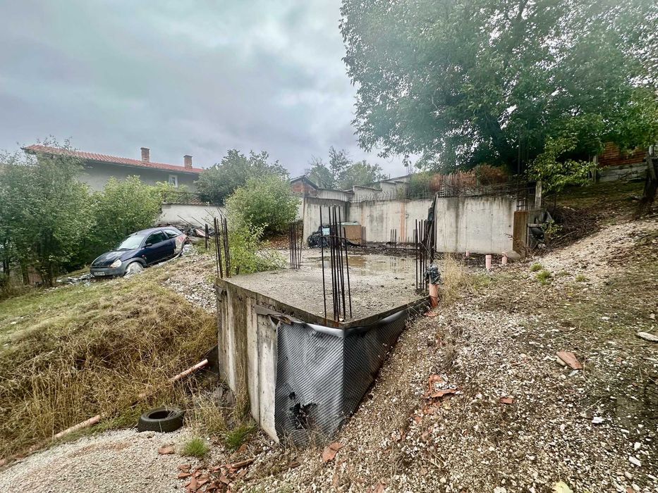 Продава се Къща в Сливница - 233 кв.м за 237 €/кв.м - Снимка #1