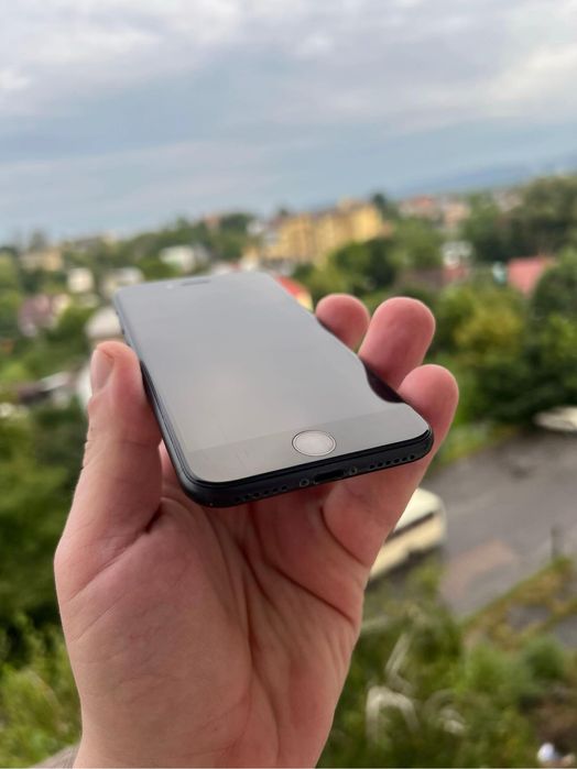 Обмен Айфон SE 2020г 64гб