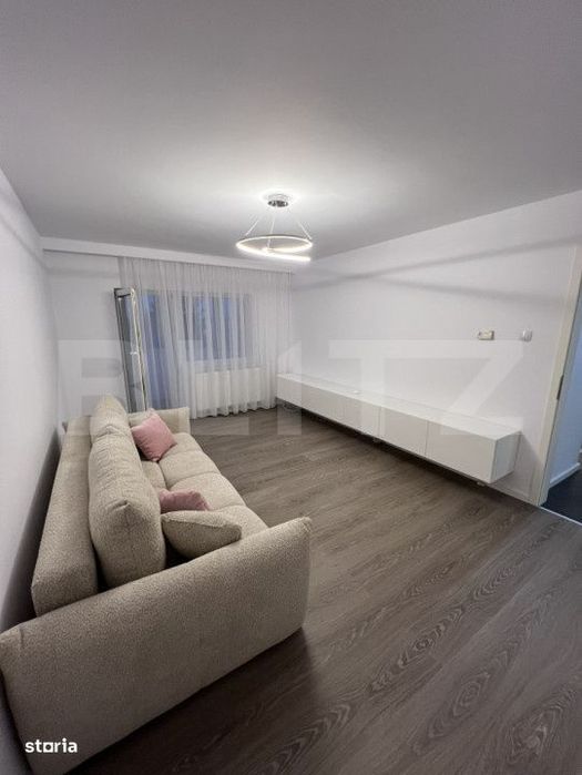 Apartament 3 camere, decomandat, parcare, zona UMF