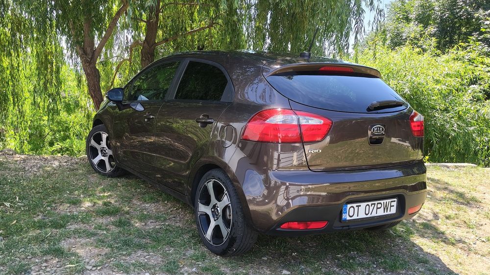 Proprietar vinde KIA Rio full