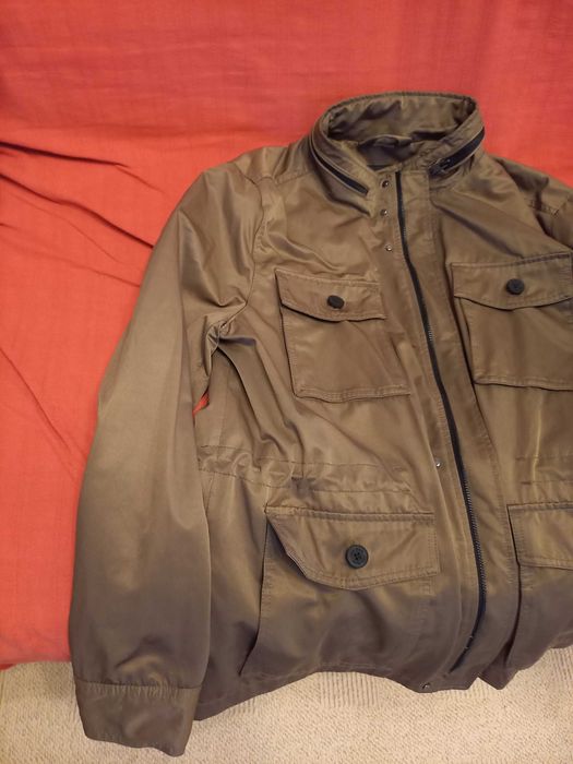 Продавам спортно сако.