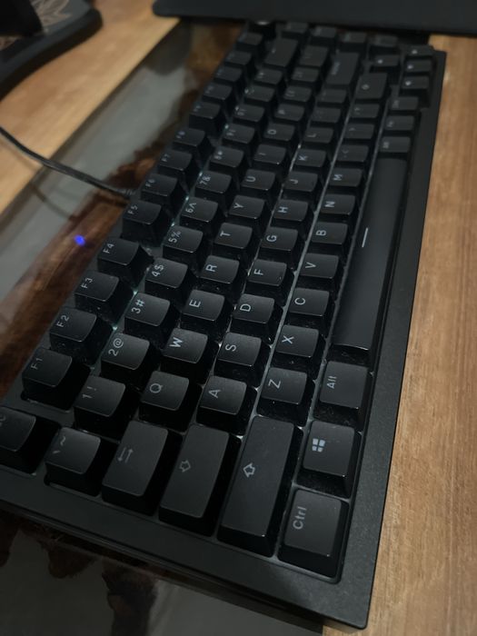 Tastatura de la Glorious GMMK pro cu full custom