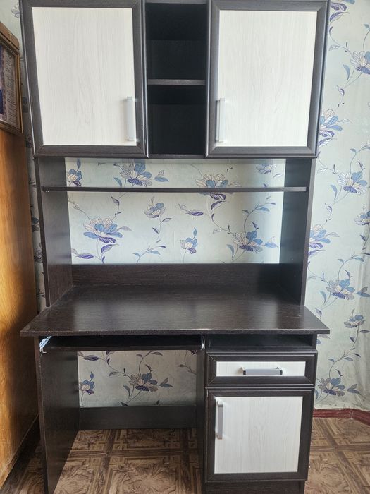 Стол письменный , компьютерный