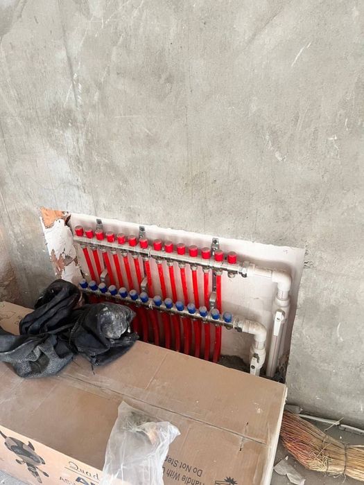 Продаётся 4 комнатная на максима горького