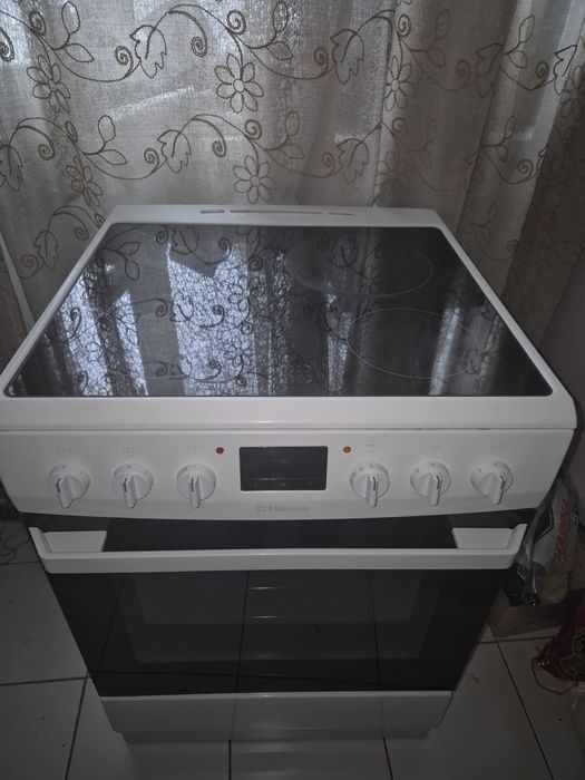 Электроческая плита Hansa