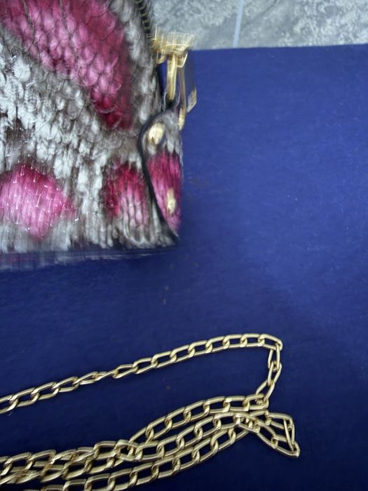 Платок FENDI оригиналь,сумочка .