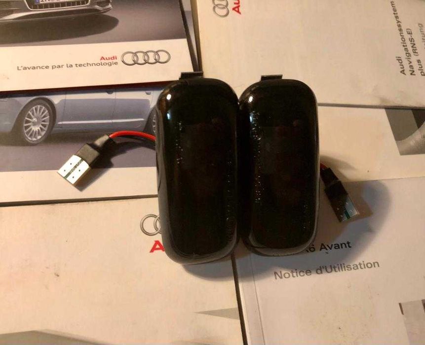 Set 2 bucati semnalizari aripa laterale AUDI A3-A4-A6