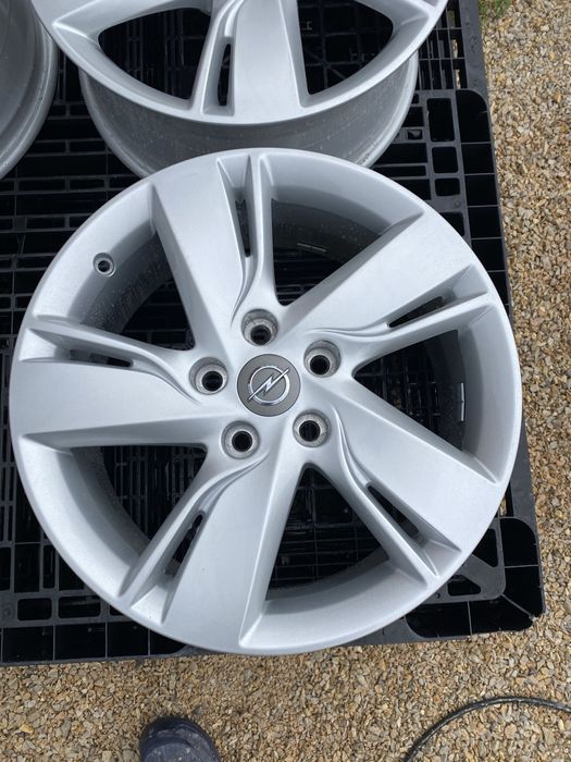 17 цола 5 х 115 мм Опел , Opel Астра , Антара , Зафира