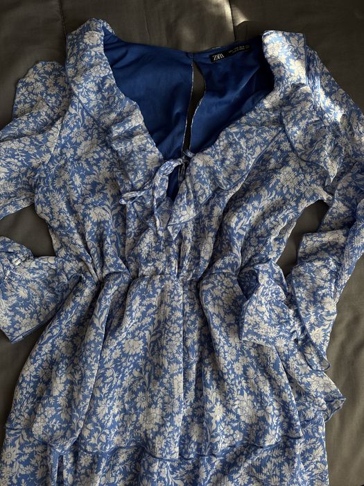 Пола Zara, панталон и къси гащи CLICHE, гащеризон Zara