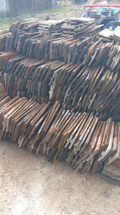 Vând țiglă solzi in stare foarte bună