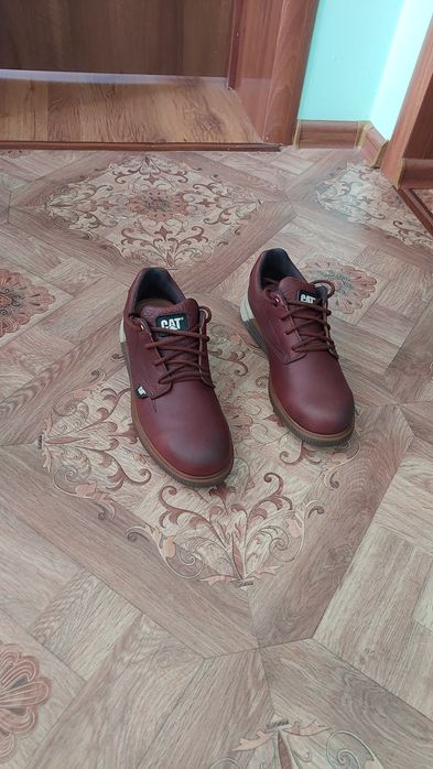 Продам кроссовки.