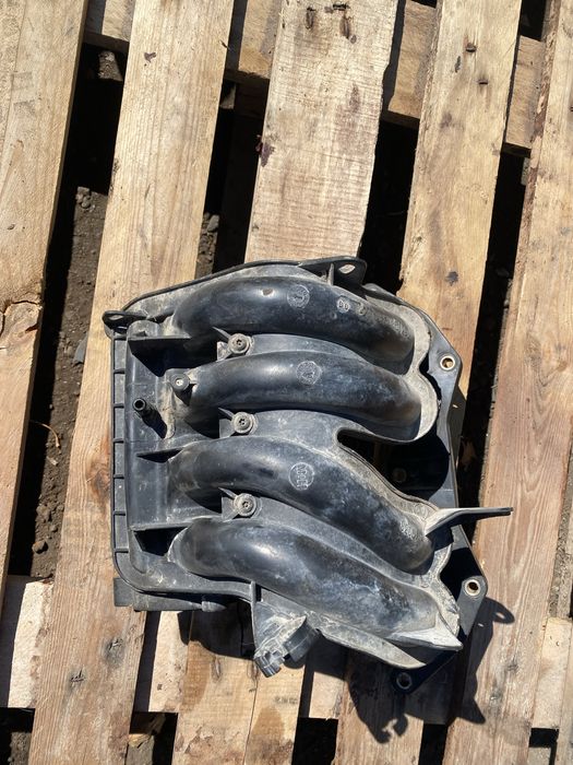 Всмукателен колектор за ситроен/ пежо 1.4 бензин 8 клапана