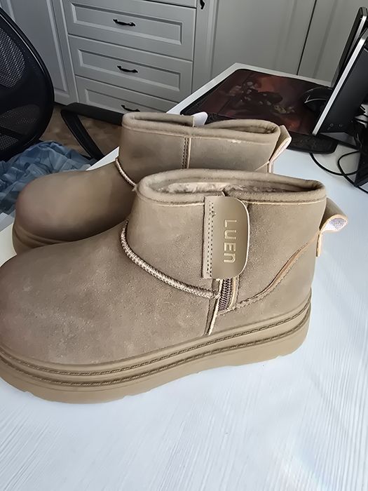 Продам  угги.Коричневого цвета.