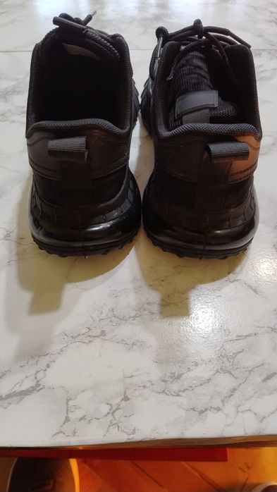 Маратонки номер 40