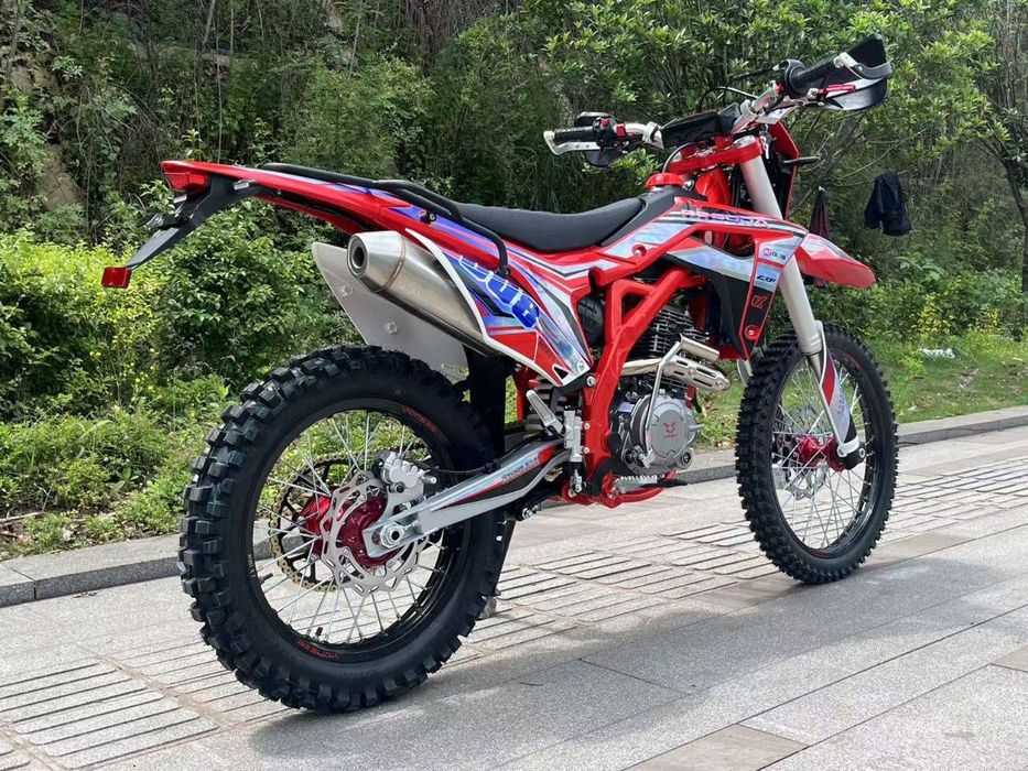 Продам мото эндуро 300 кубов