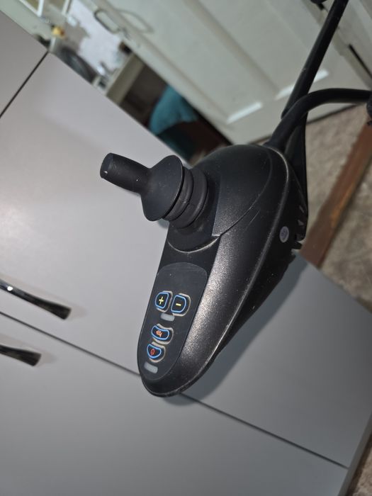 Коляска инвалидная с электроприводом