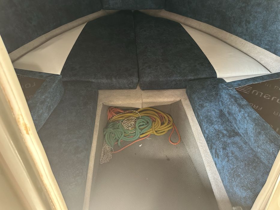Vand barca Bayliner  652