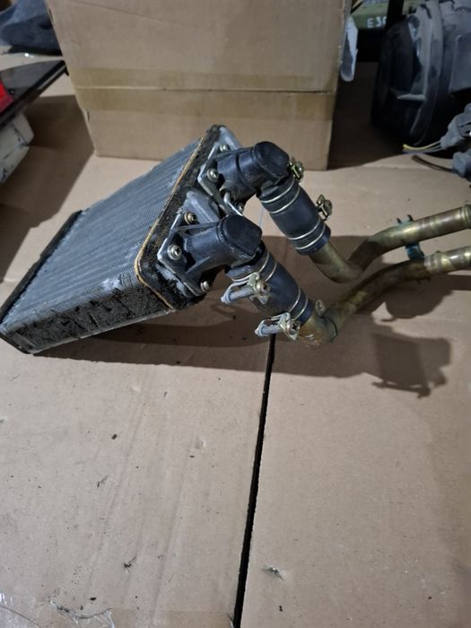 Радиатор печки Форд Маверик