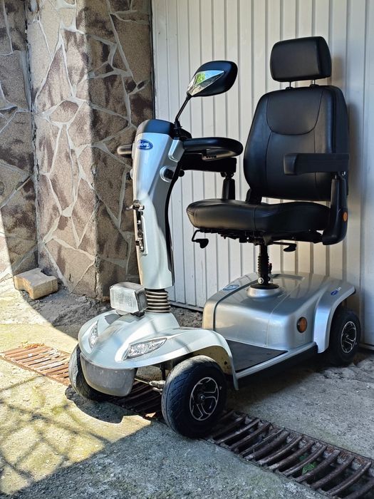Scuter carucior tricicleta carut scaun electric dizabilitati handicap