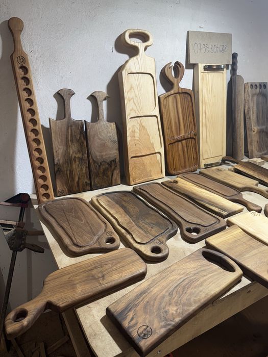 Confectionam platouri, tocatoare si shotiere din lemn masiv