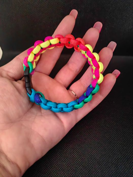 Гривна от паракорд