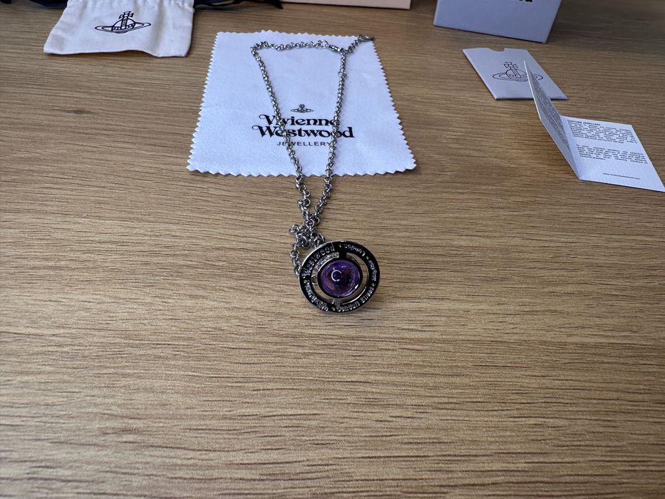 Colier Vivienne Westwood ”world’s end orb”, bilă mov, argintiu mic