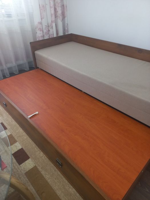Canapea extensibilă cu ladă de depozitare