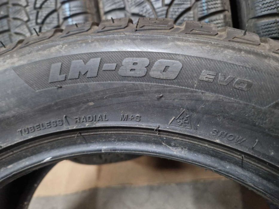 4 Bridgestone R18 235/55
зимни гуми
DOT3217