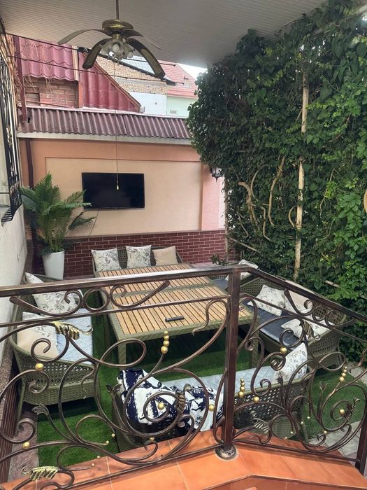 Продается дом в элитной махалле 200м² Широкая улица, есть летняя кухня