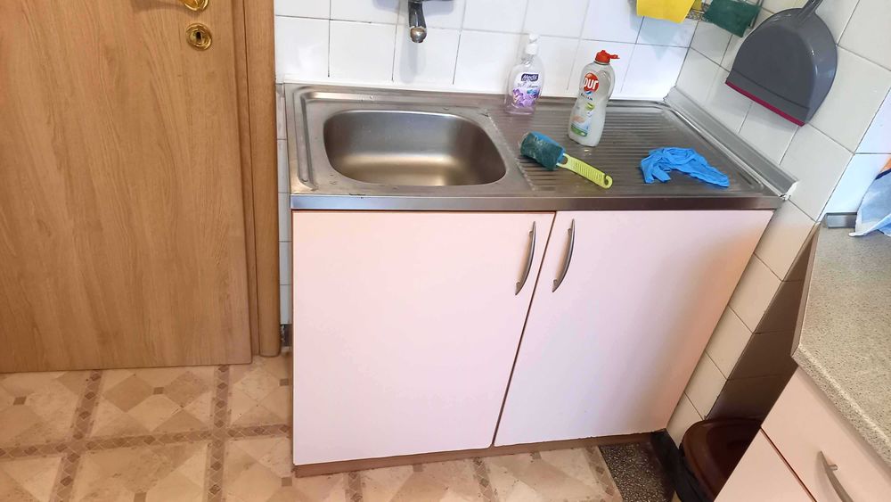 П кухненски шкаф с бордова мивка с р-р 50 х 100 смэдарявам