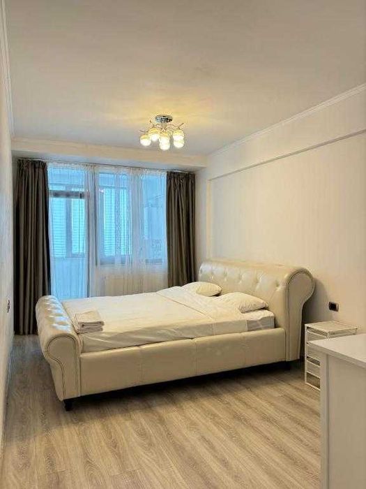 3 camere, 100m², zona Coresi, vedere munte, 2 băi, disponibil imediat