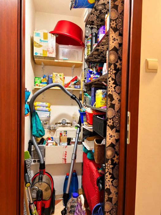 Urgent Direct proprietar vand apartament spațios cu 2 camere ultracentral în Otopeni Strada Floare de Cais, zonă liniștită, cu verdeață și acces rapid