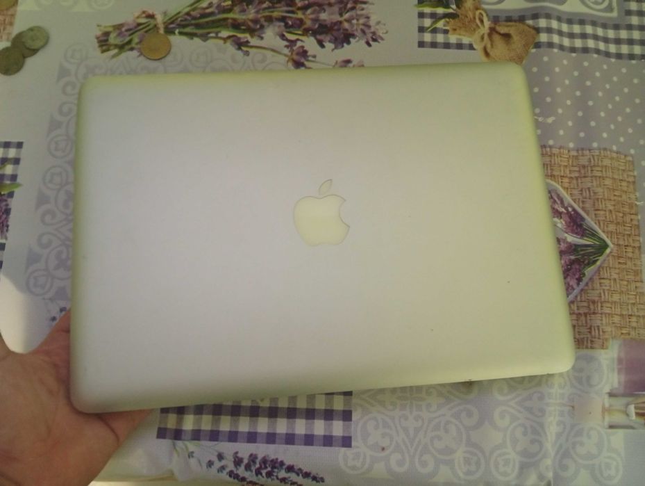 MacBook pro din 2011