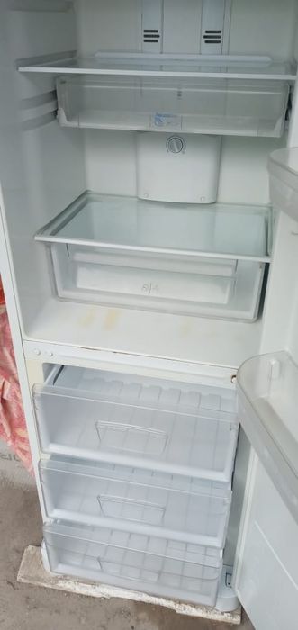Холодильник Indesit