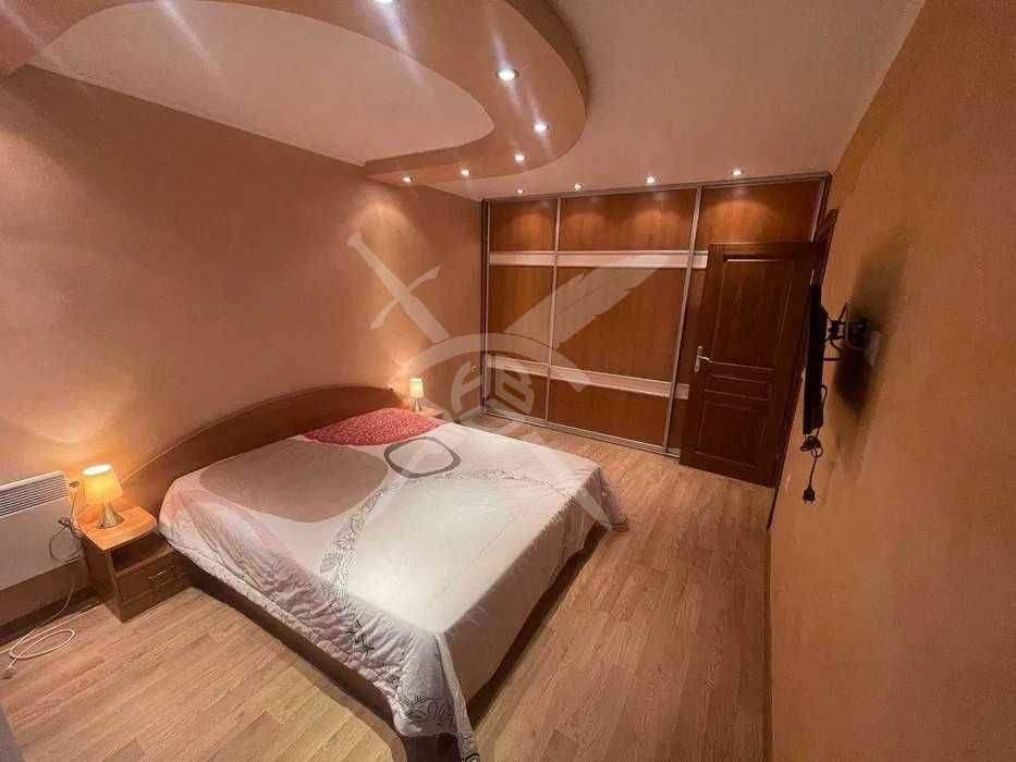 Продава се Тристаен апартамент в Бургас, Възраждане - 110 кв.м за 1206 €/кв.м - Снимка #7