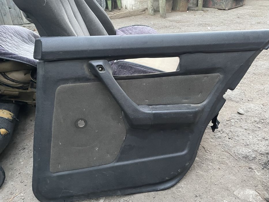 Продам сидения бмв е34